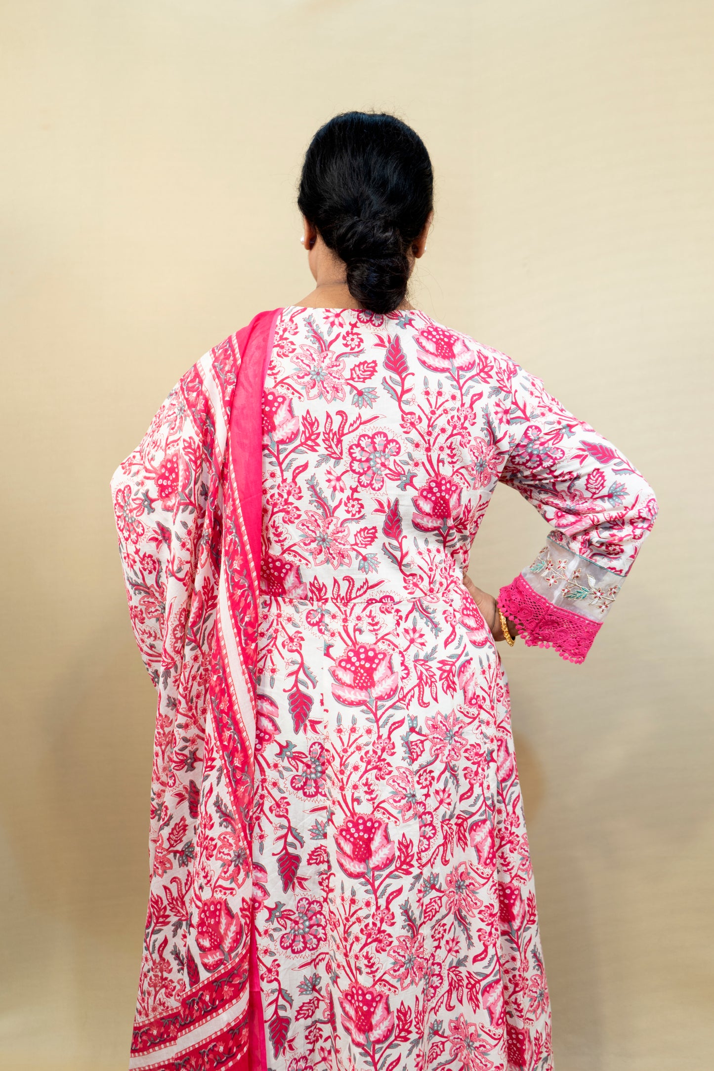 Saanvi Three Piece Anarkali Cut Kurti Set