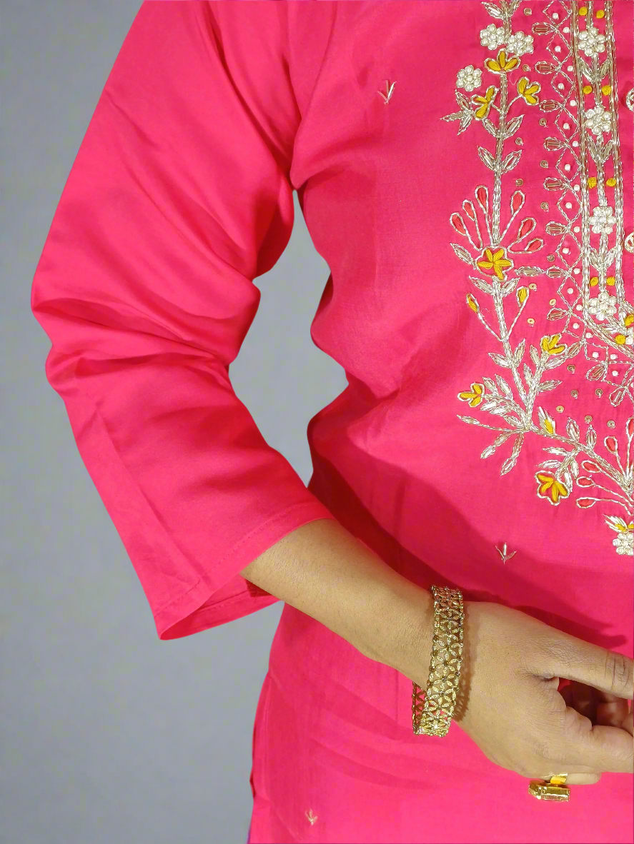 Saanvi Three Piece Straight Cut Kurti Set