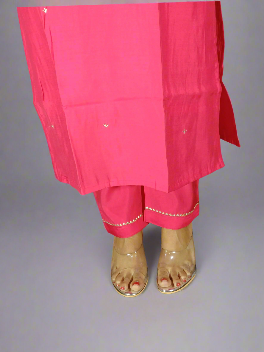 Saanvi Three Piece Straight Cut Kurti Set