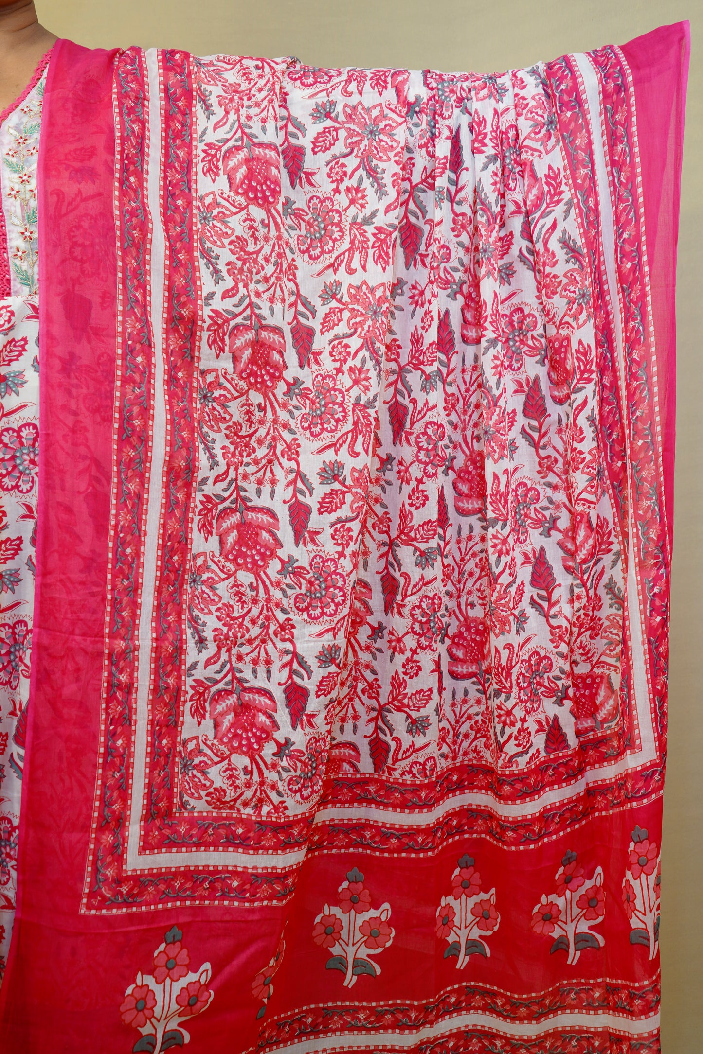 Saanvi Three Piece Anarkali Cut Kurti Set