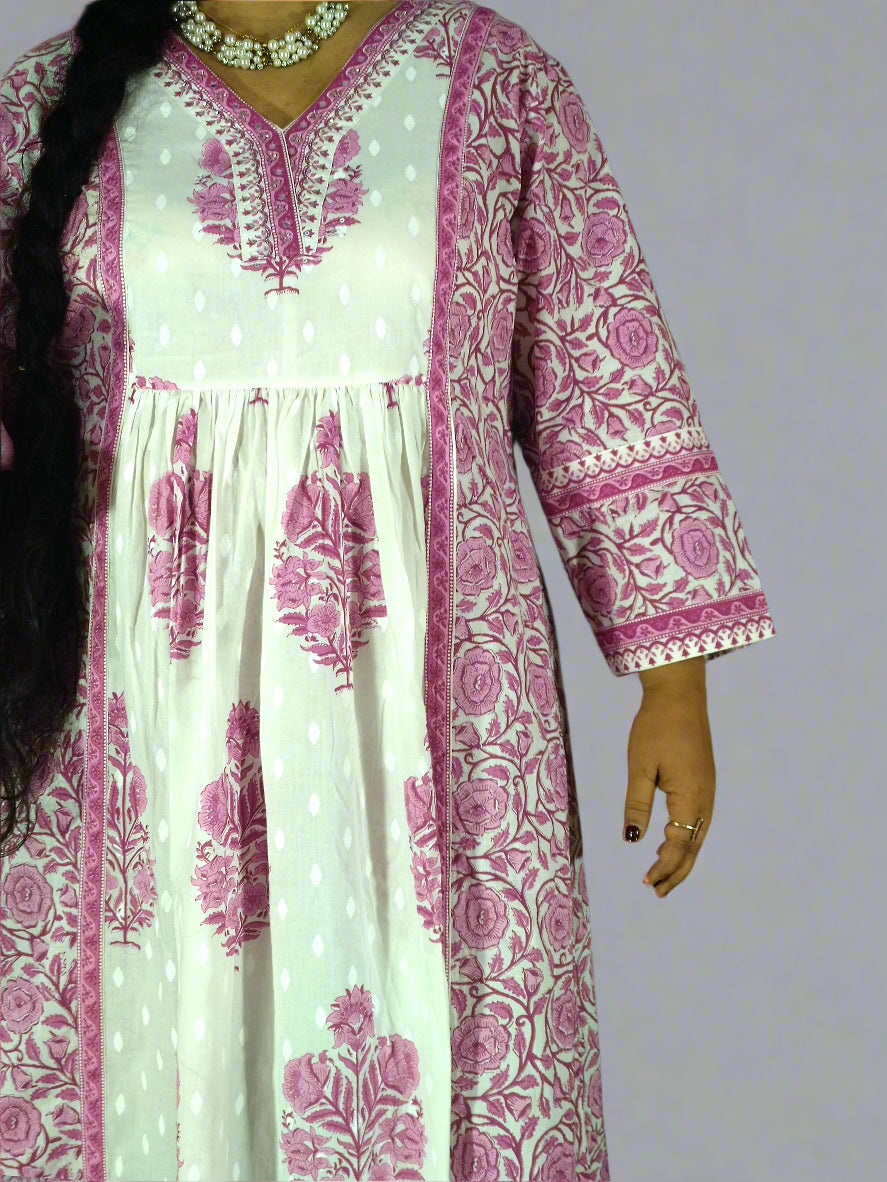 Saanvi Three Piece Naira Cut Kurti Set