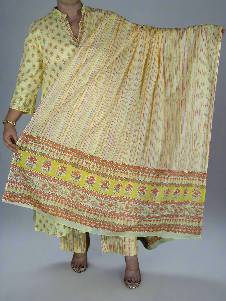 Taraana Three Piece Anghrakha Cut Kurti Set