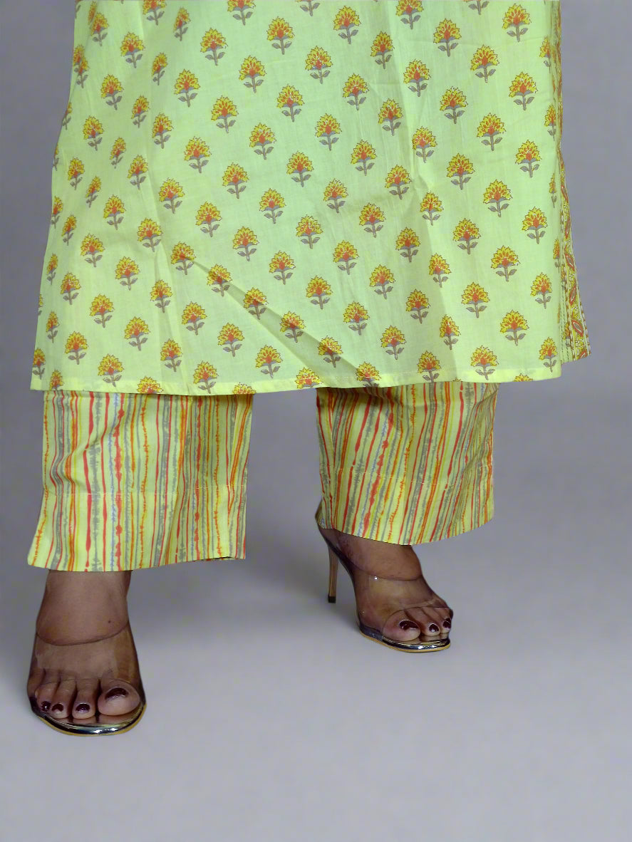 Taraana Three Piece Anghrakha Cut Kurti Set
