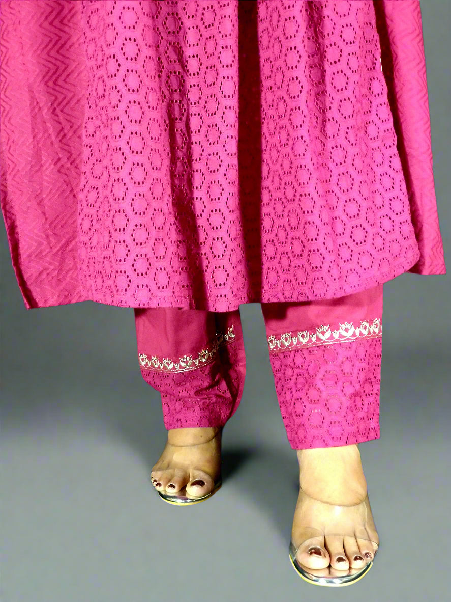 Saanvi Three Piece Naira Cut Kurti Set