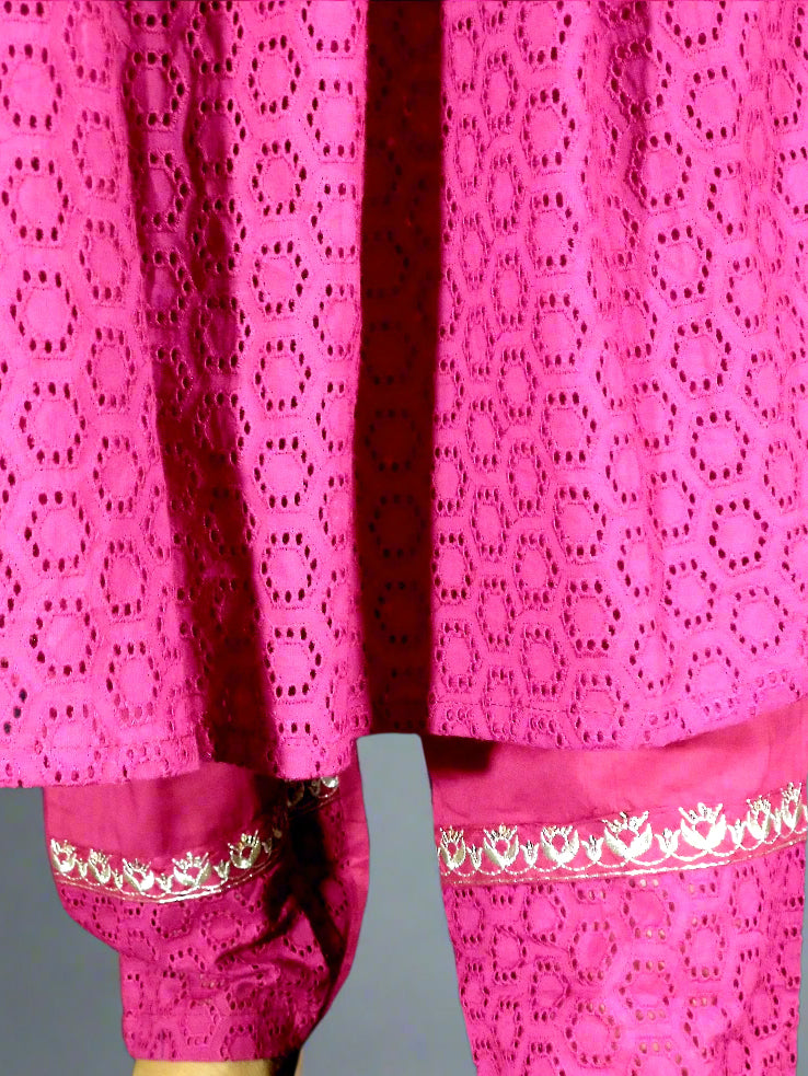 Saanvi Three Piece Naira Cut Kurti Set