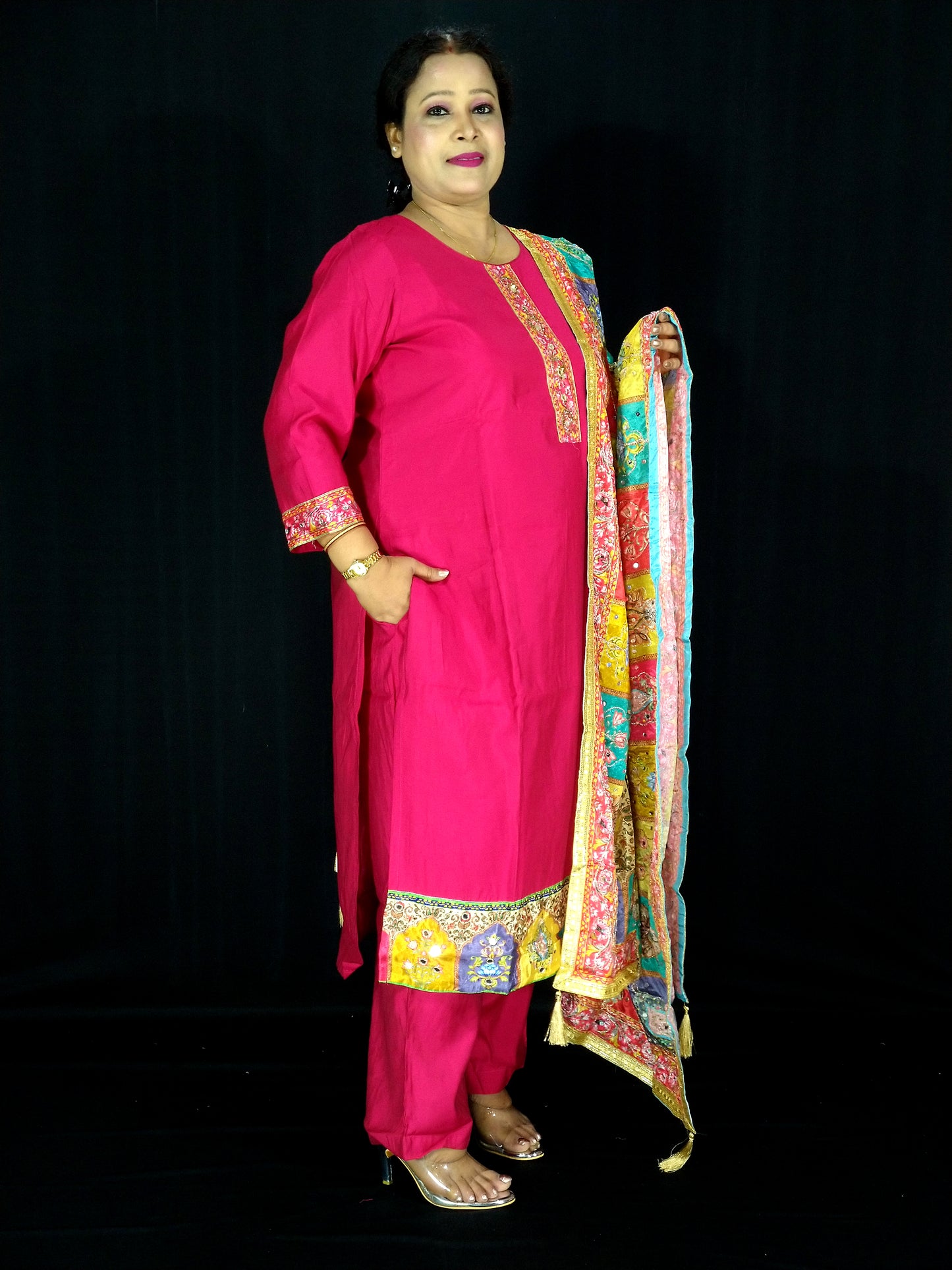 Saanvi Three Piece Straight Cut Kurti Set