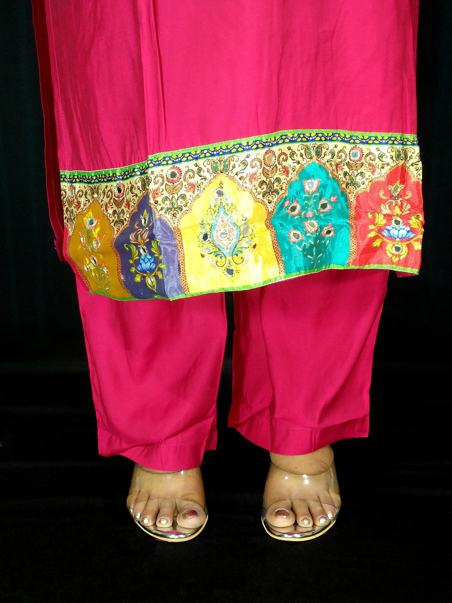 Saanvi Three Piece Straight Cut Kurti Set