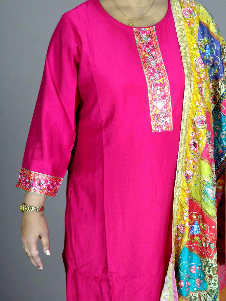 Saanvi Three Piece Straight Cut Kurti Set