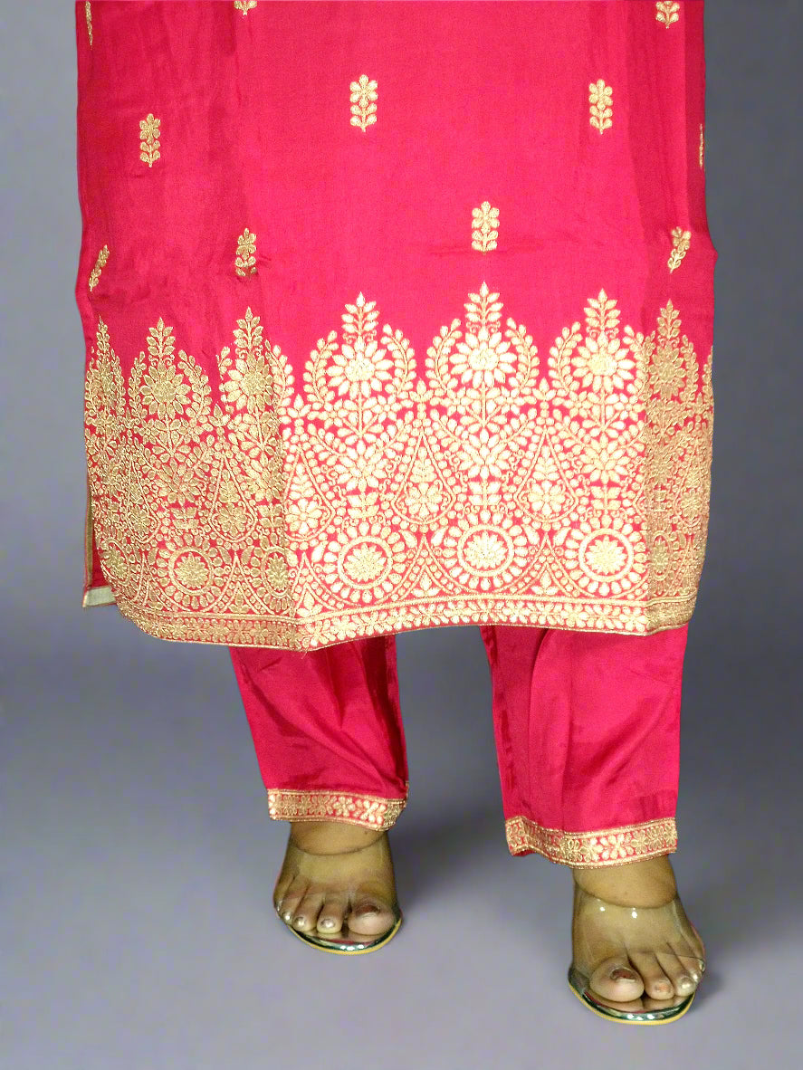Saanvi Three Piece Straight Cut Kurti Set