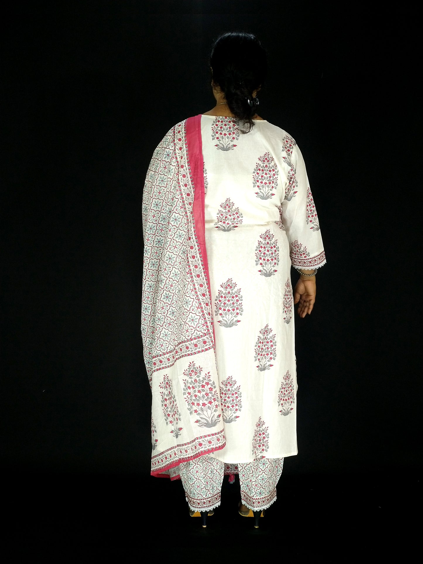 Ruhani Three Piece Straight Cut Kurti Set