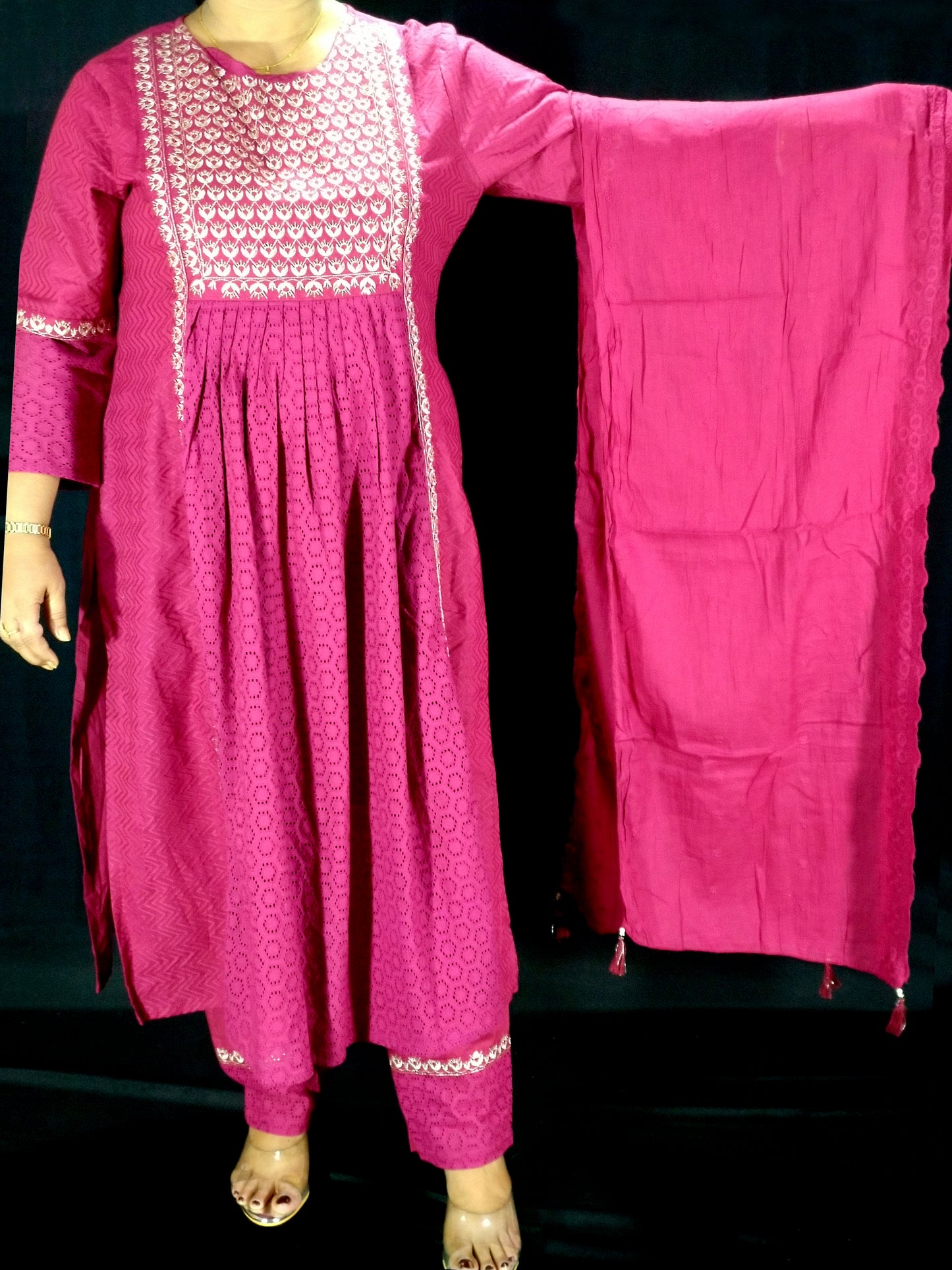 Saanvi_Three Piece_Naira Cut_Kurti Set